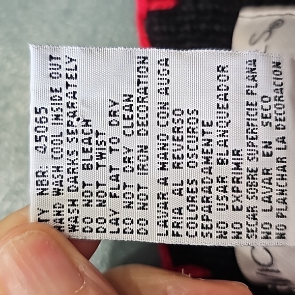 VICTORIA JONES, blank with red and green enbroidery. Size PS Chico - Picture 8 of 11